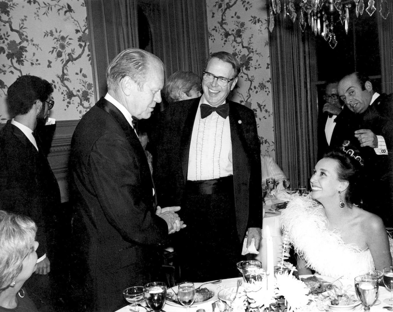 Cena en 1978 con Gerald Ford, que fue presidente de EE.UU. de 1974 a 1977.