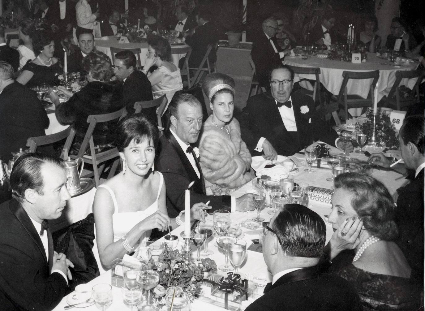 En una cena de gala en los años 60. Ella aseguró que en esos actos actuaba de espía para Estados Unidos.