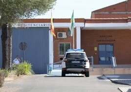 Entrada del Centro Penitenciario de Cáceres.