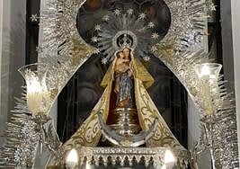 La Virgen de la Luz de Alconchel, Patrona de la localidad, en su capilla de la iglesia de Nuestra Señora de los Remedios.