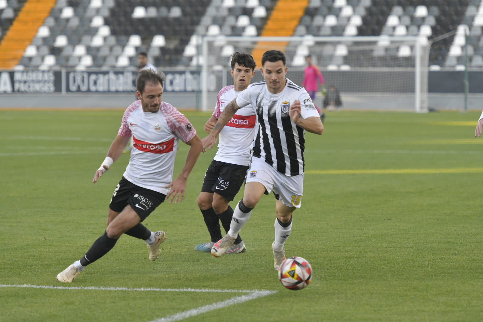 El CD Badajoz despide el año sin goles en el Nuevo Vivero