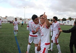 Platero celebra un tanto en un partido de este temporada del Llerenense.