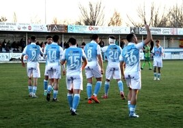 El Coria celebra uno de los goles que le llevan al coliderato.