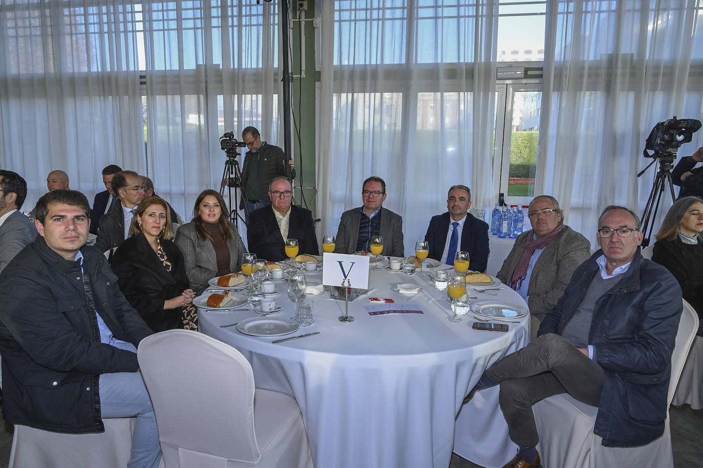 Daniel Lara, María Luisa Regaña, Lucía Julián, Florentino Tienza, Eduardo Fernández, Javier Bueno, Fernando Masedo y Jacinto Ortiz.