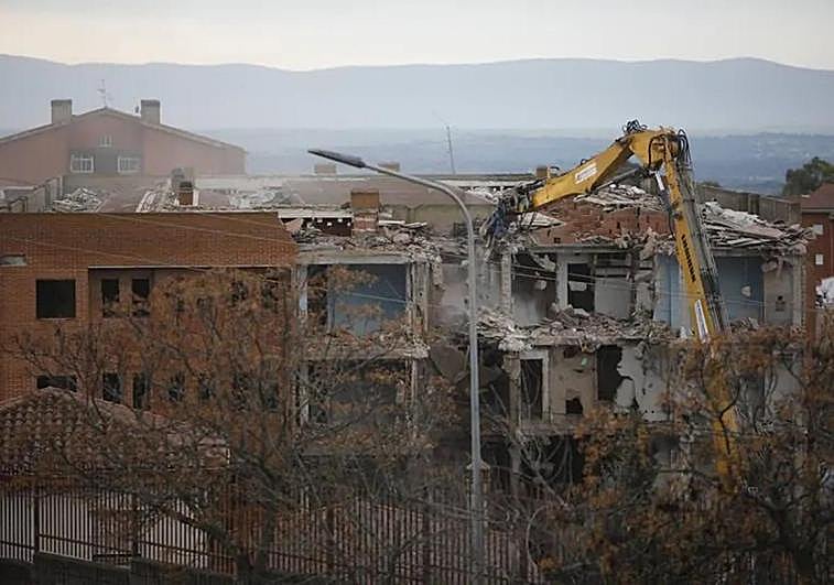 La piqueta ha entrado ya de lleno en el bloque C.