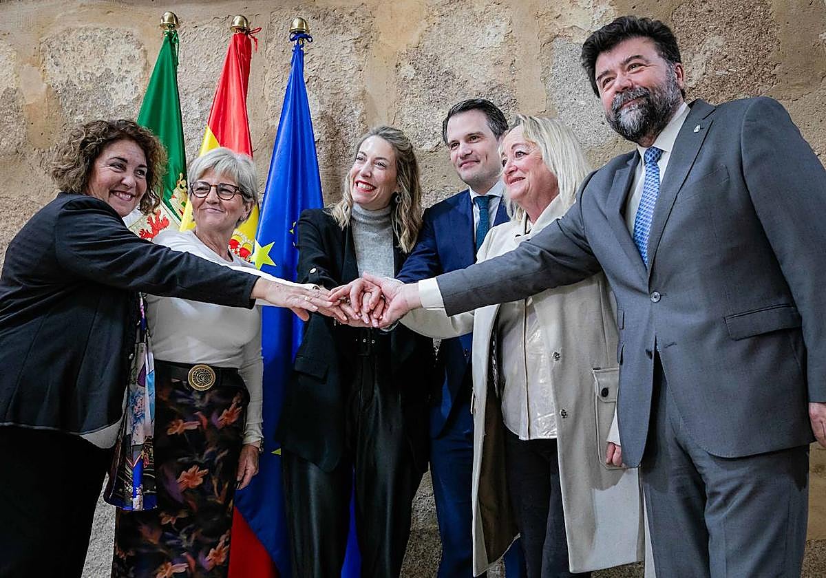 Estos son los acuerdos que negociarán la Junta con la patronal y los sindicatos