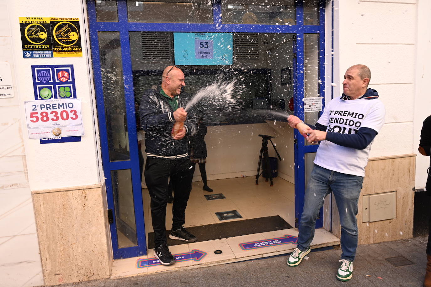 Celebración del segundo premio en Badajoz.