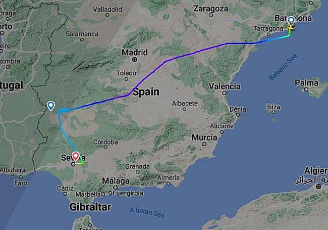 Recorrido del avión Barcelona-Badajoz que ha tenido que ser desviado hasta Sevilla.