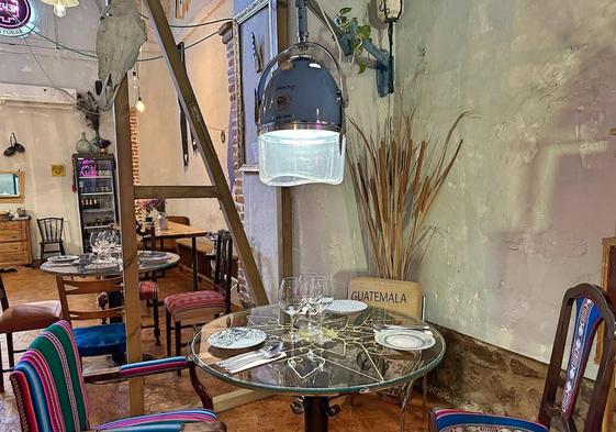 Comedor de Newen en una antigua capilla de Cáceres.