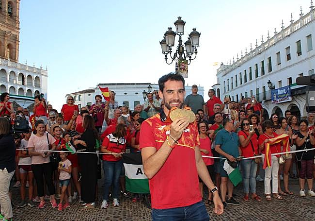 El marchador llenerense ganó dos medallas de oro en el Mundial de atletismo de Budapest.
