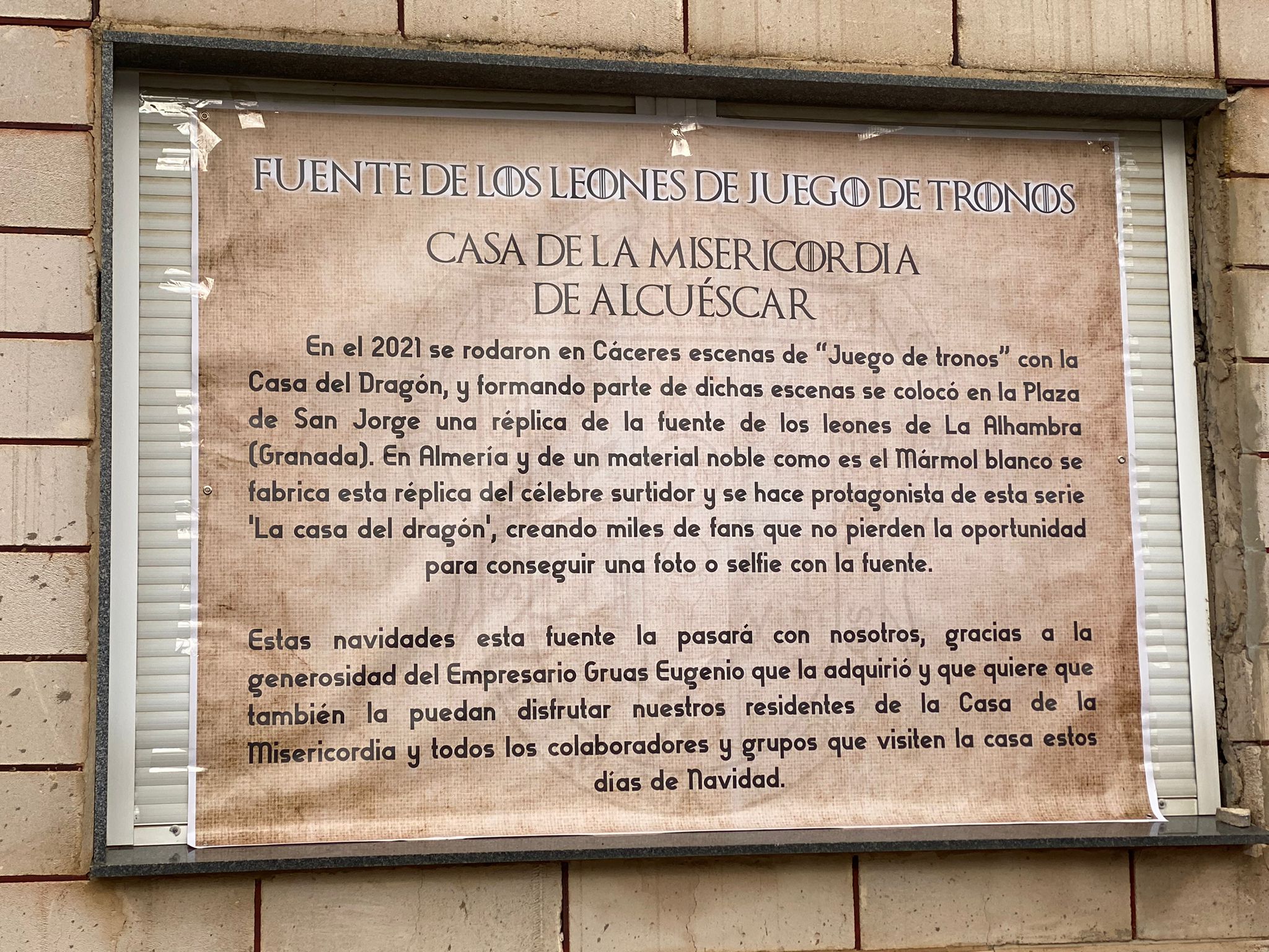 La fuente de los leones se exhibe en Alcuéscar. 