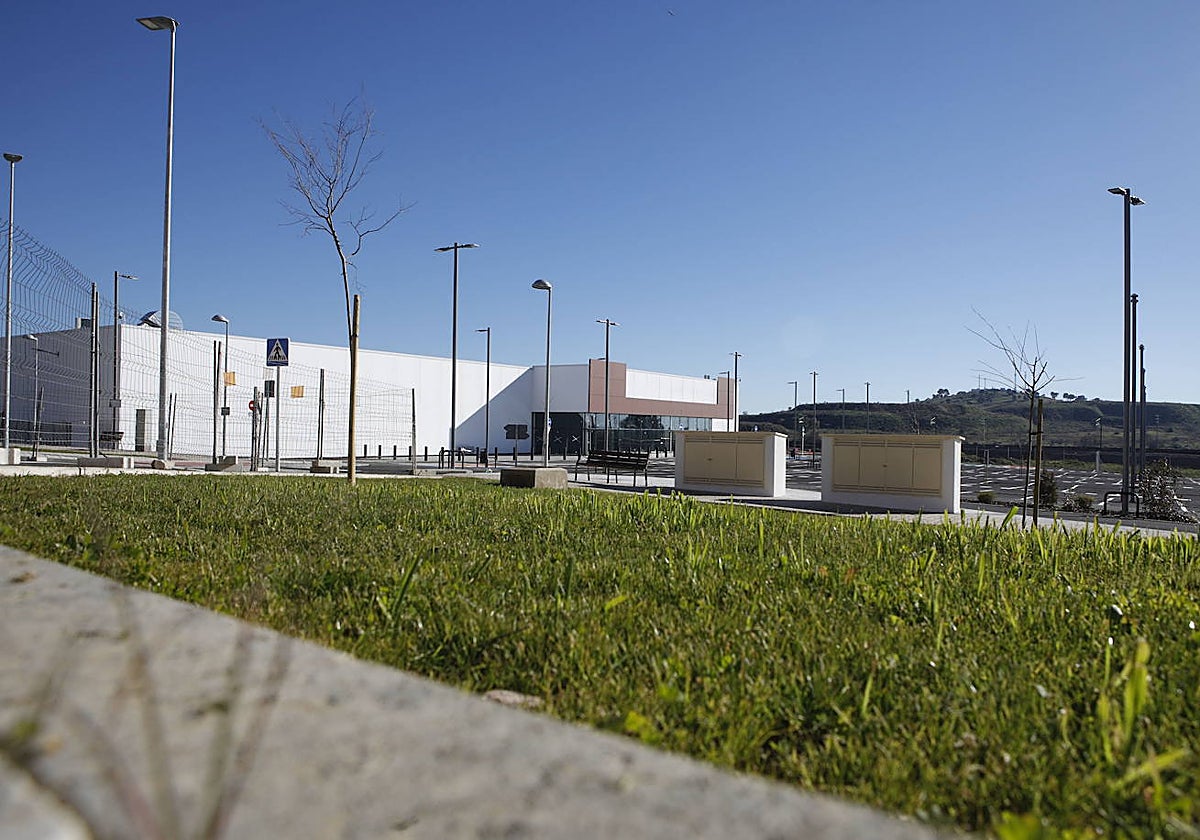 Vista exterior con la urbanización acabada del centro comercial Way, donde irá también Decathlon.