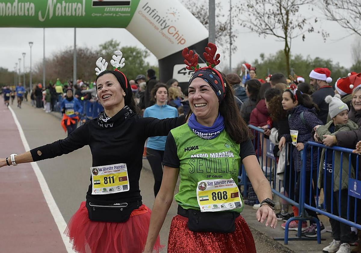 Búscate en las imágenes de la San Silvestre de Badajoz (I)