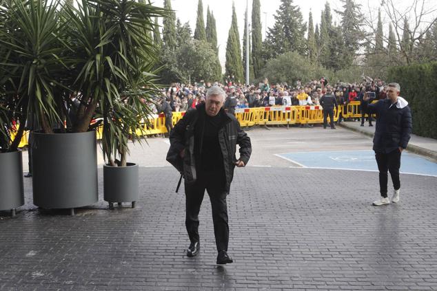 El entrenador del Real Madrid, Carlo Ancelotti, a su llegada al V Centenario.