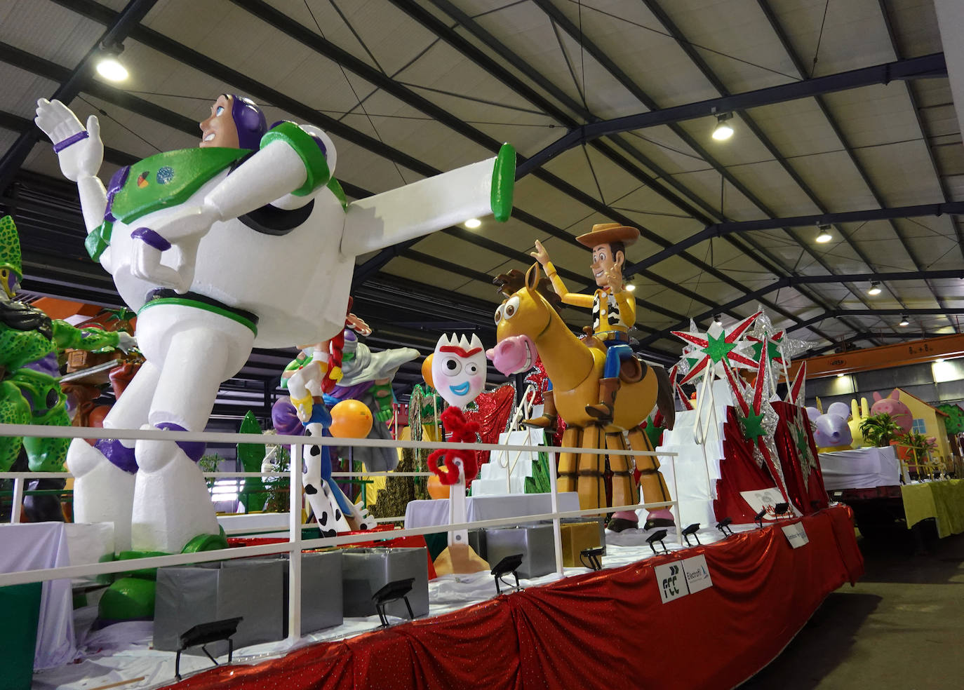 Fotos: Así serán las carrozas que participarán en la cabalgata de Badajoz