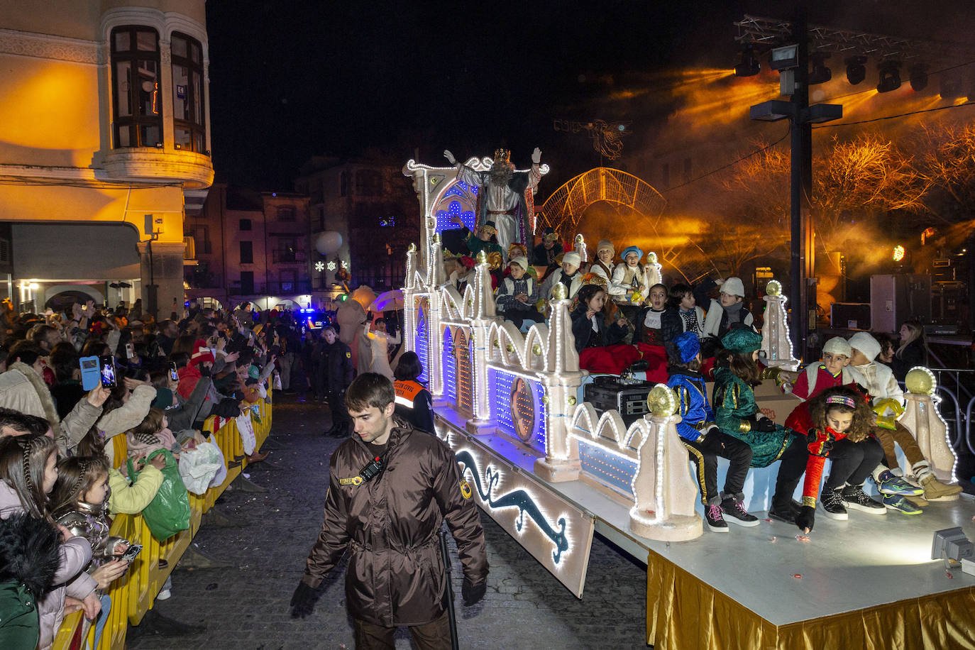 Melchor, Gaspar y Baltasar en la Plaza Mayor de Plasencia. 