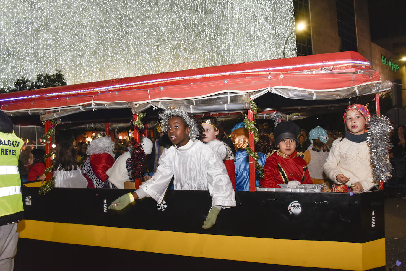 Fotos: Badajoz arropa a los Reyes Magos en una noche mágica