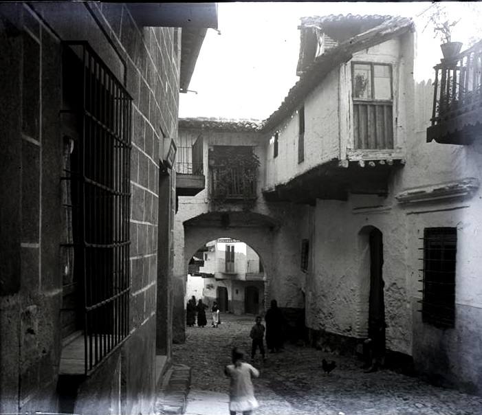 Fotografía tomada del Arco de Sevilla teniendo a la espalda el Monasterio.