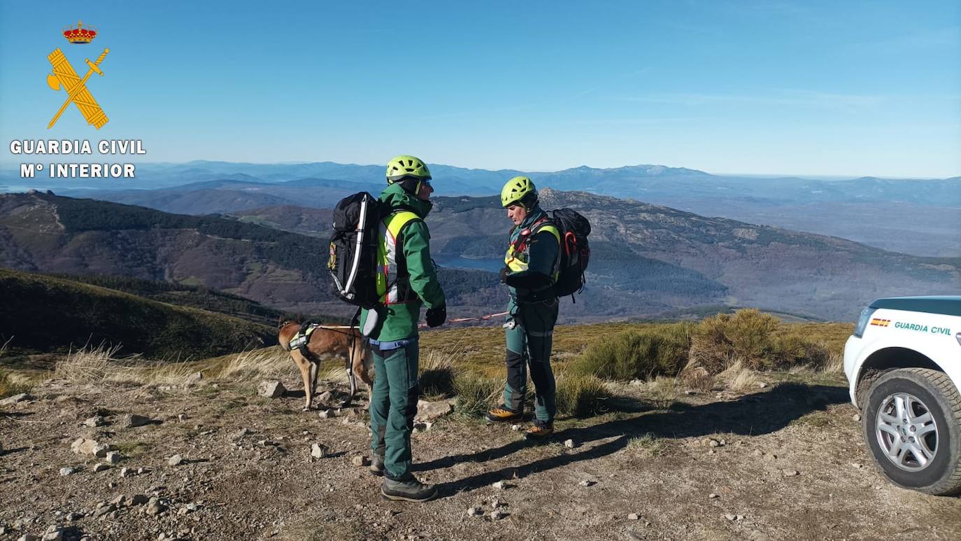 Fotos: Labores de búsqueda llevadas a cabo para localizar en la Sierra de Béjar al montañero que salió de Ceclavín