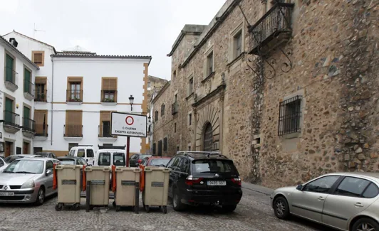 Dónde se podrán recoger los cubos y bolsas gratuitos para la basura orgánica  en Badajoz? - El Periódico Extremadura