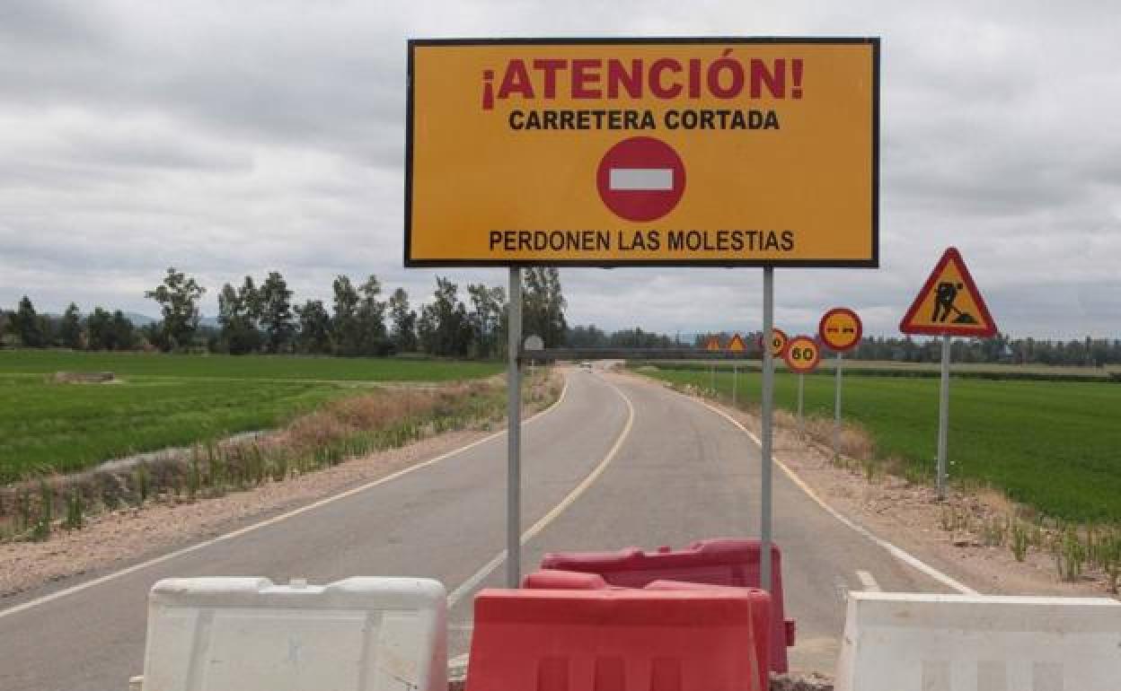 La carretera de Valverde de Llerena a Fuente del Arco seguirá cortada la próxima semana