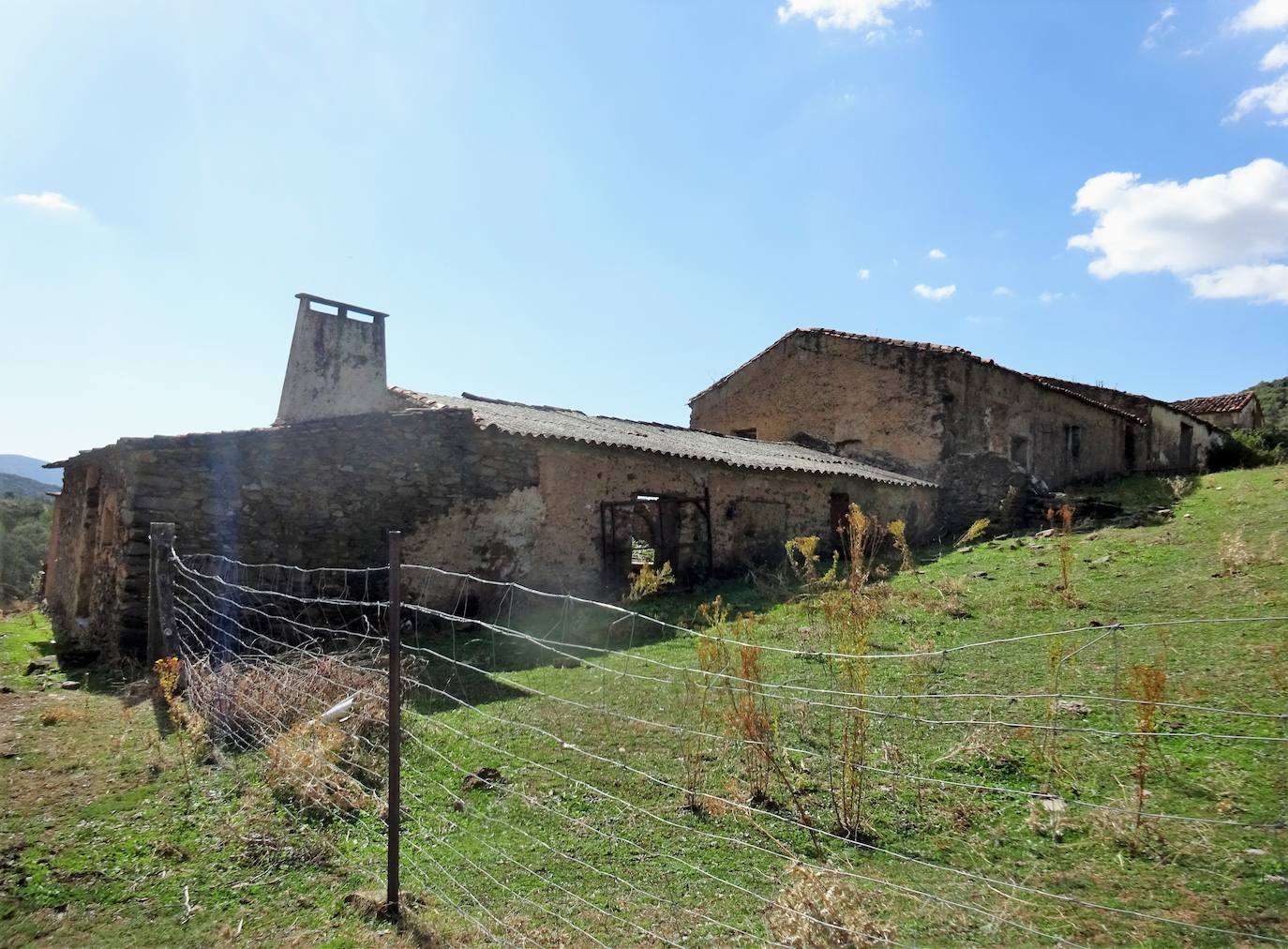 Casas en ruina en Vallenaharro.