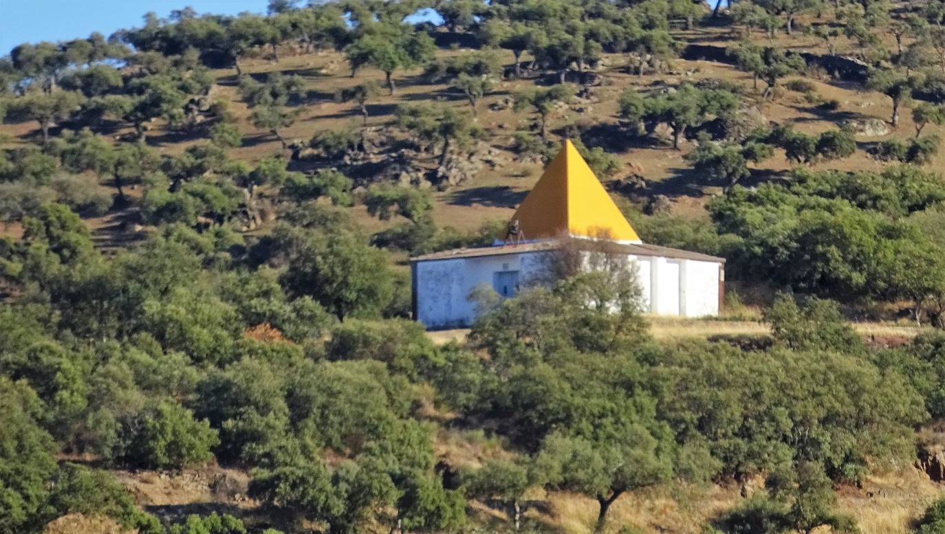 La ‘ermita nueva’ de la Virgen de la Soterraña o ermita Virgen de las Nieves.