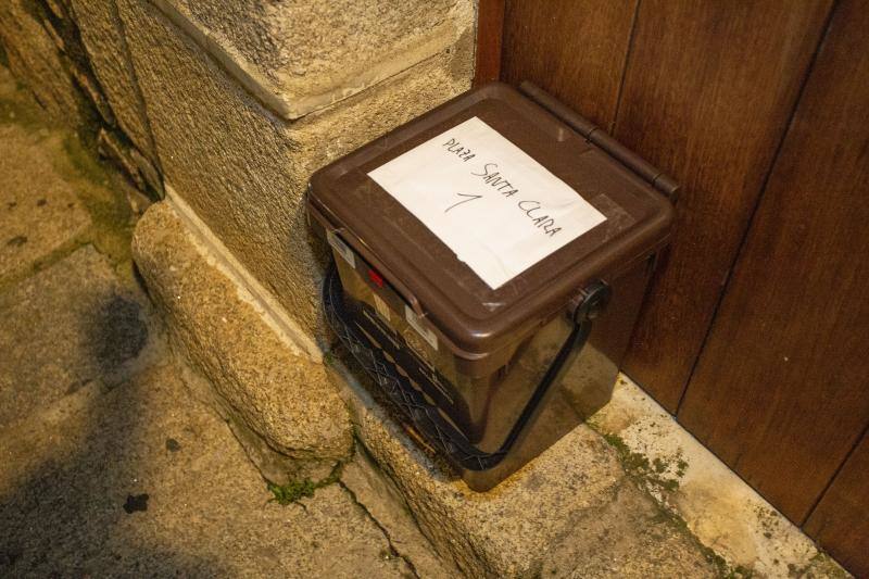 Fotos: Arranca la recogida de basura puerta a puerta en el casco viejo de Cáceres