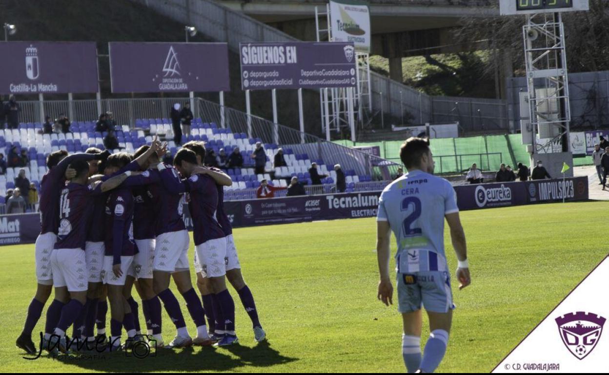 Uno de los goles del Guadalajara al Coria. 