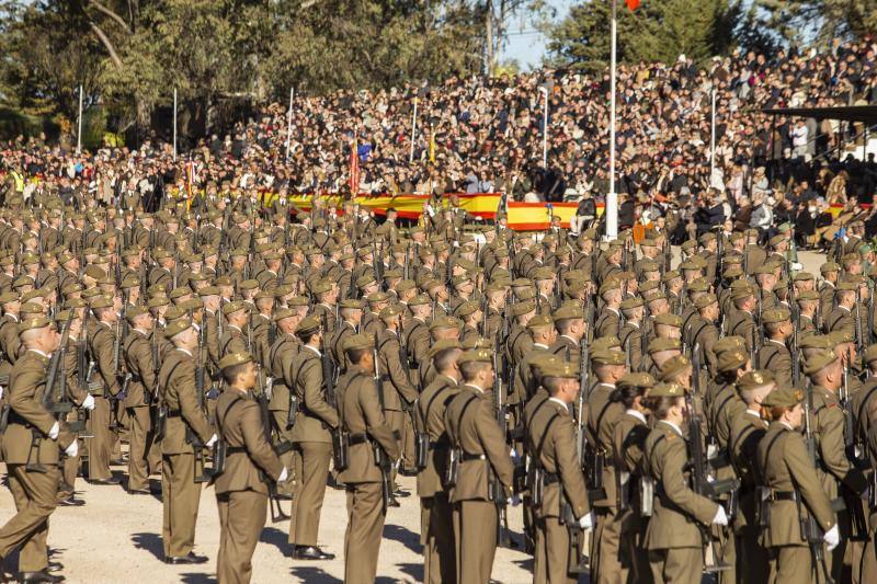 Fotos: Multitudinaria Jura de Bandera en el Cefot de Cáceres