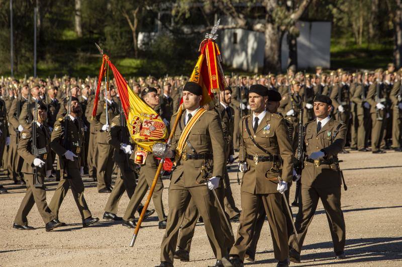 Fotos: Multitudinaria Jura de Bandera en el Cefot de Cáceres