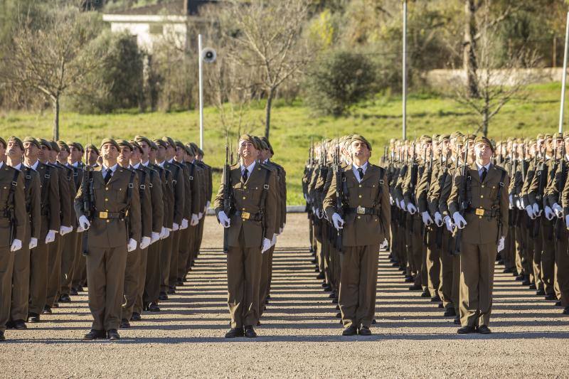 Fotos: Multitudinaria Jura de Bandera en el Cefot de Cáceres