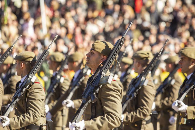 Fotos: Multitudinaria Jura de Bandera en el Cefot de Cáceres