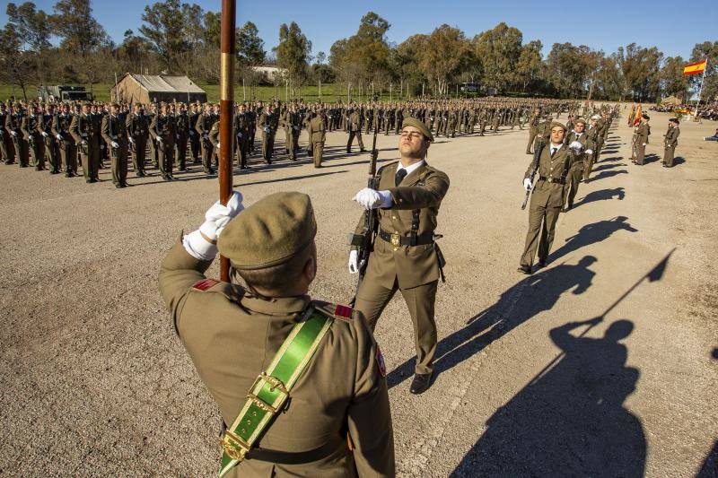 Fotos: Multitudinaria Jura de Bandera en el Cefot de Cáceres