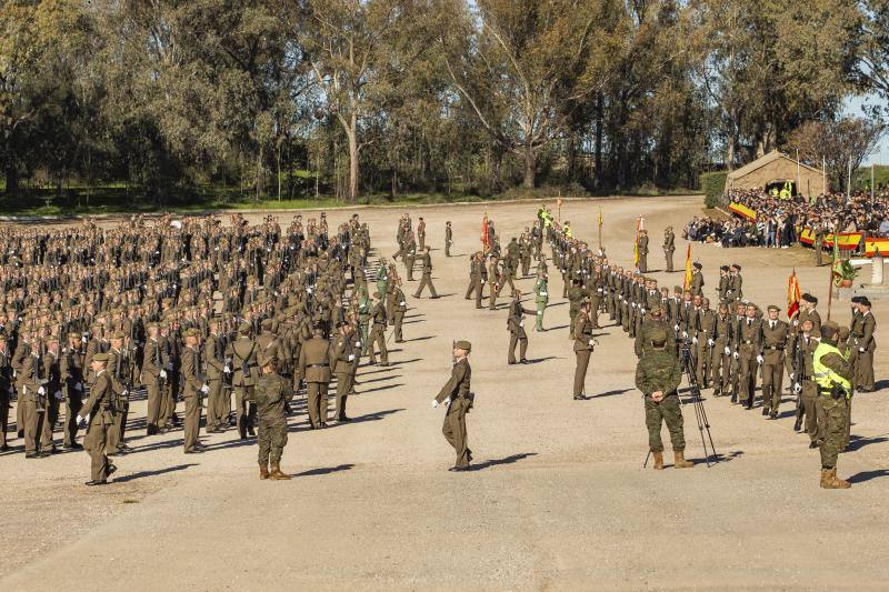 Fotos: Multitudinaria Jura de Bandera en el Cefot de Cáceres