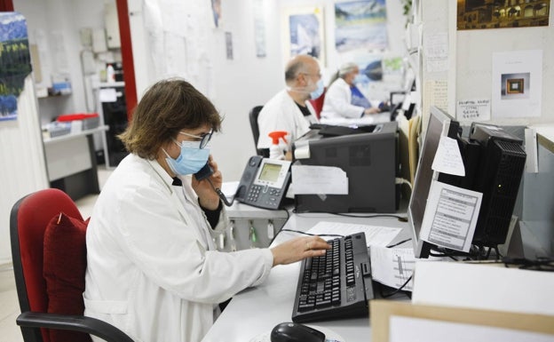 Uno de cada cinco médicos de familia atiende a más de 1.500 pacientes