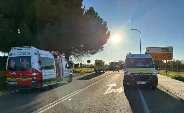 Equipos de emergencias en el lugar del suceso.