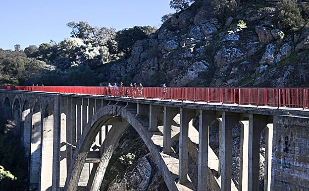 Abierto el último tramo de la vía verde desde Plasencia hasta Jarilla. 