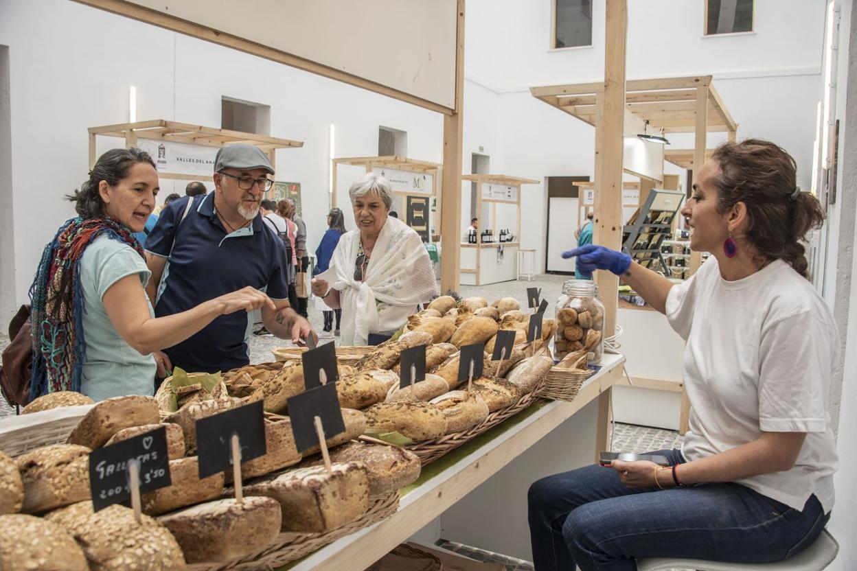 Una nueva edición del mercado artesanal se celebra el sábado. 