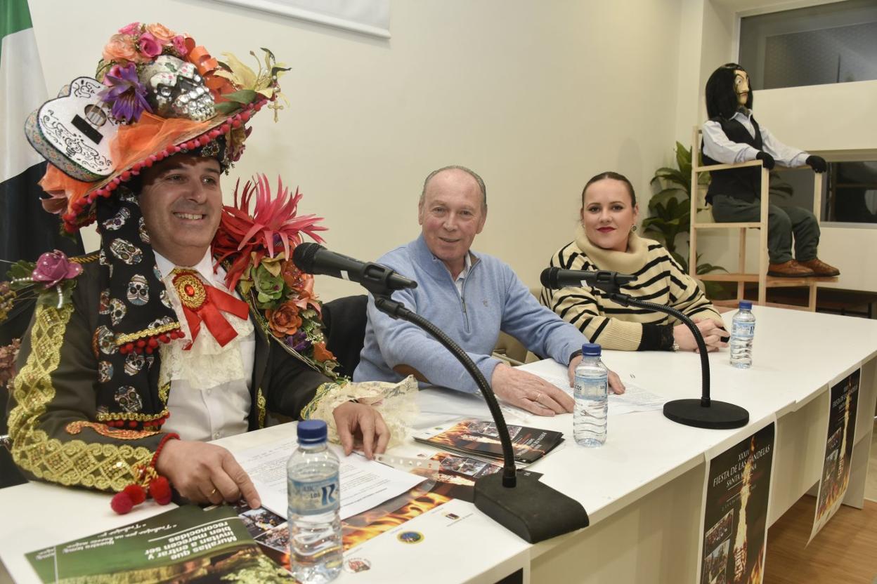 Julio Macho dio el pregón de Las Candelas de Santa Marina. 