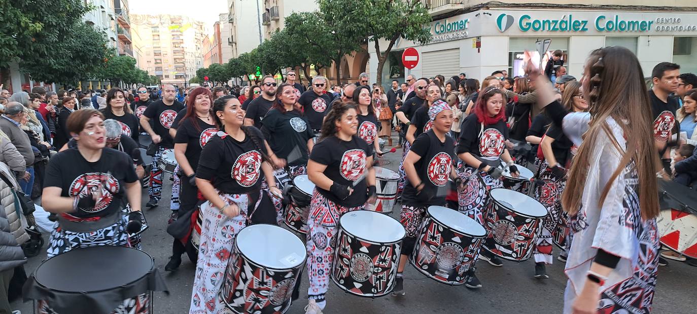 Fotos: Las Candelas ya calientan el Carnaval de Badajoz en Santa Marina
