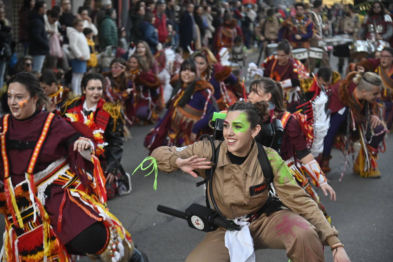 Fotos: Las candelas de Santa Marina calientan el Carnaval