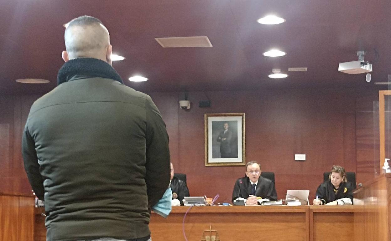 El acusado reconoció en el juicio que le había estafado el dinero. 