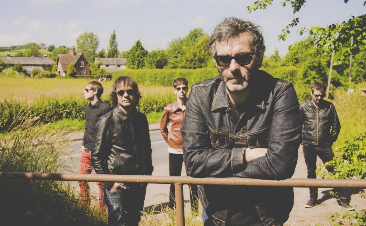 Miembros de La Habitación Roja.