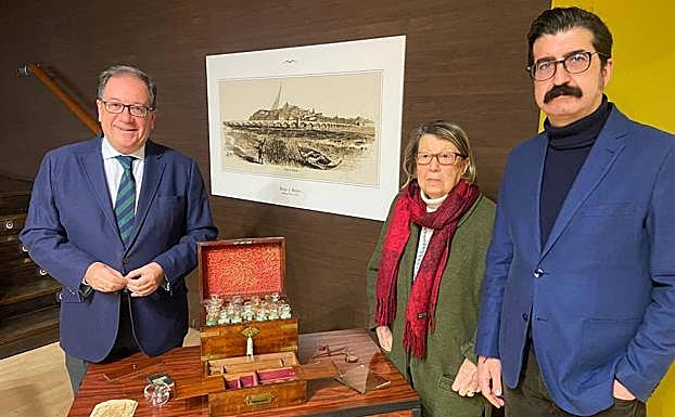 Botiquín farmacéutico del siglo XIX en la Económica. 