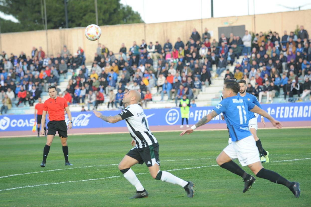 Francis Ferrón regresa a San Fernando, donde estuvo las tres temporadas anteriores. 