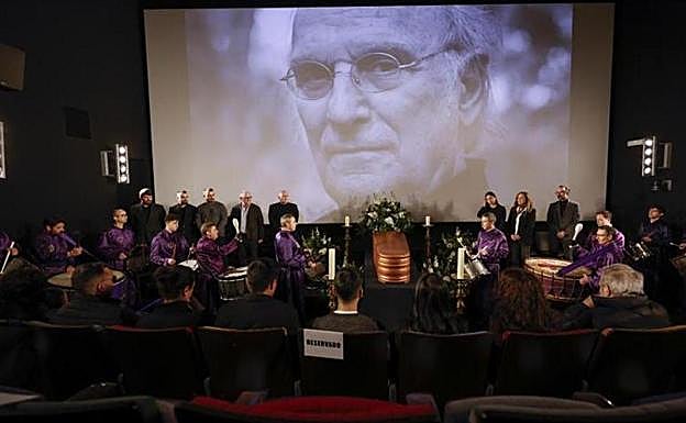 Capilla ardiende del director Carlos Saura en la Academia de Cine.