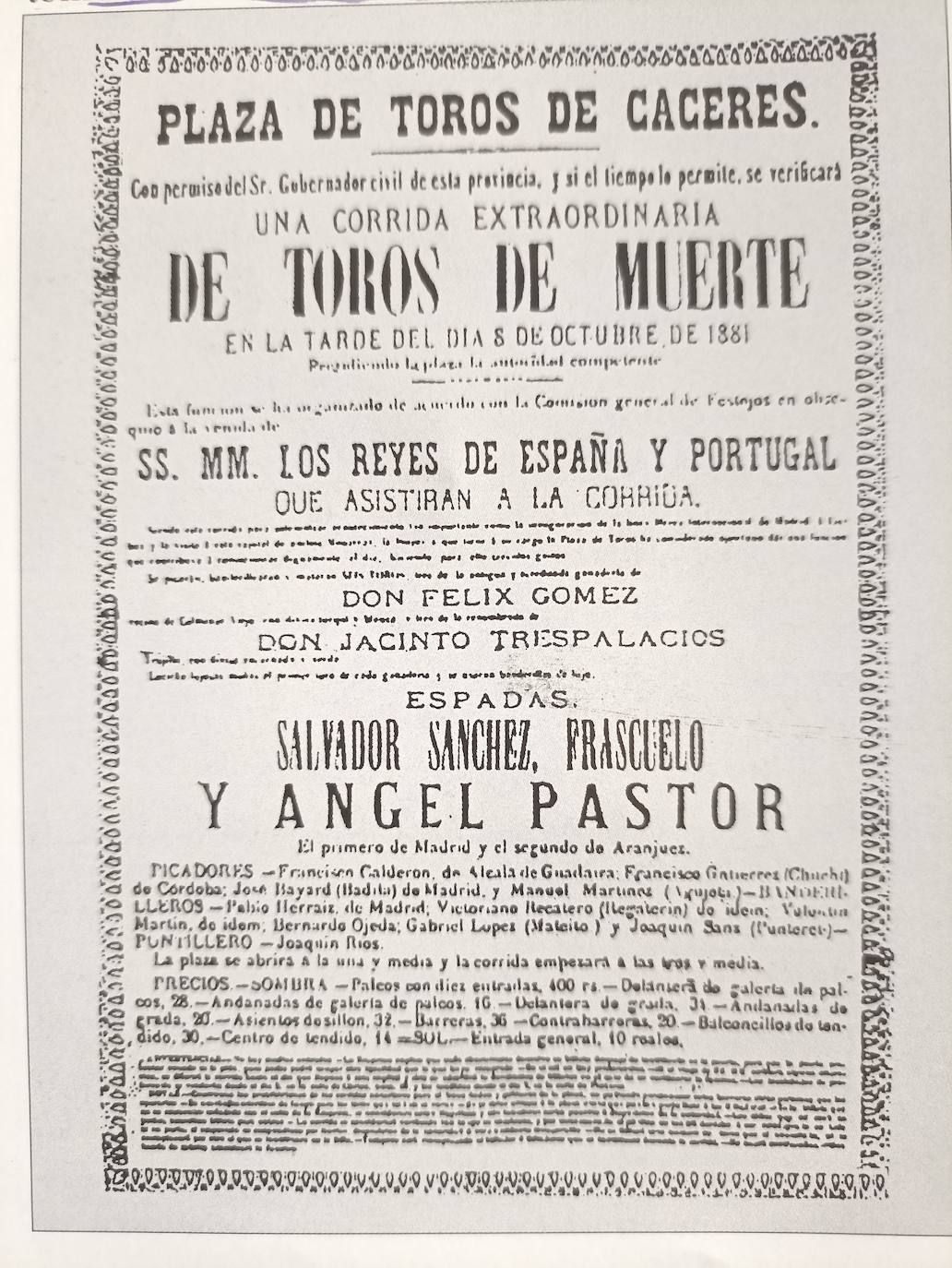 El cartel de la corrida en Cáceres, con los reyes de España y Portugal, que empezó a las tres y media de la tarde.