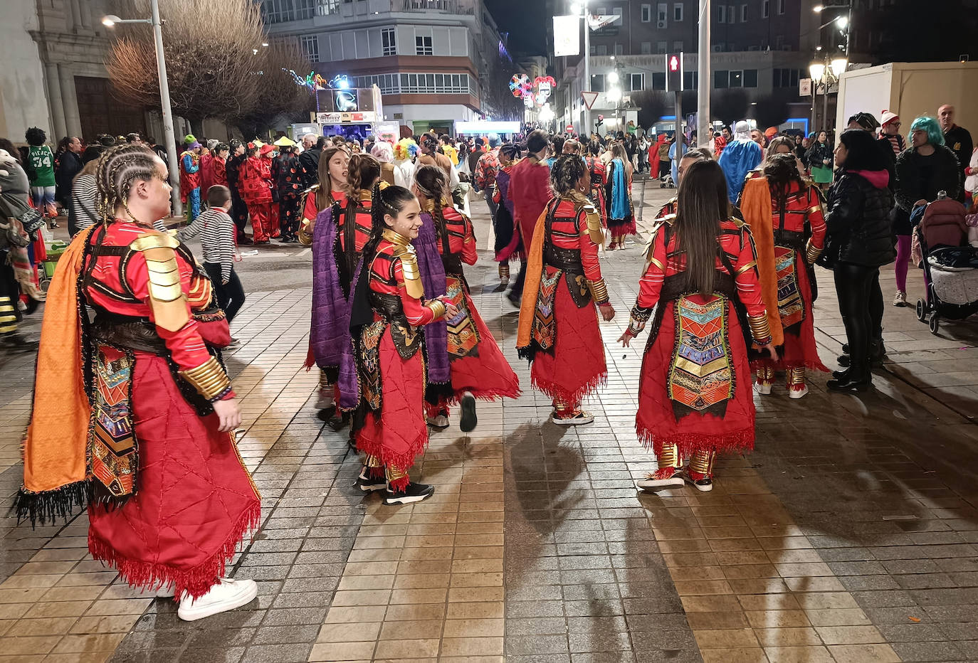 Fotos: Carnaval | Imágenes de la noche de sábado en Badajoz