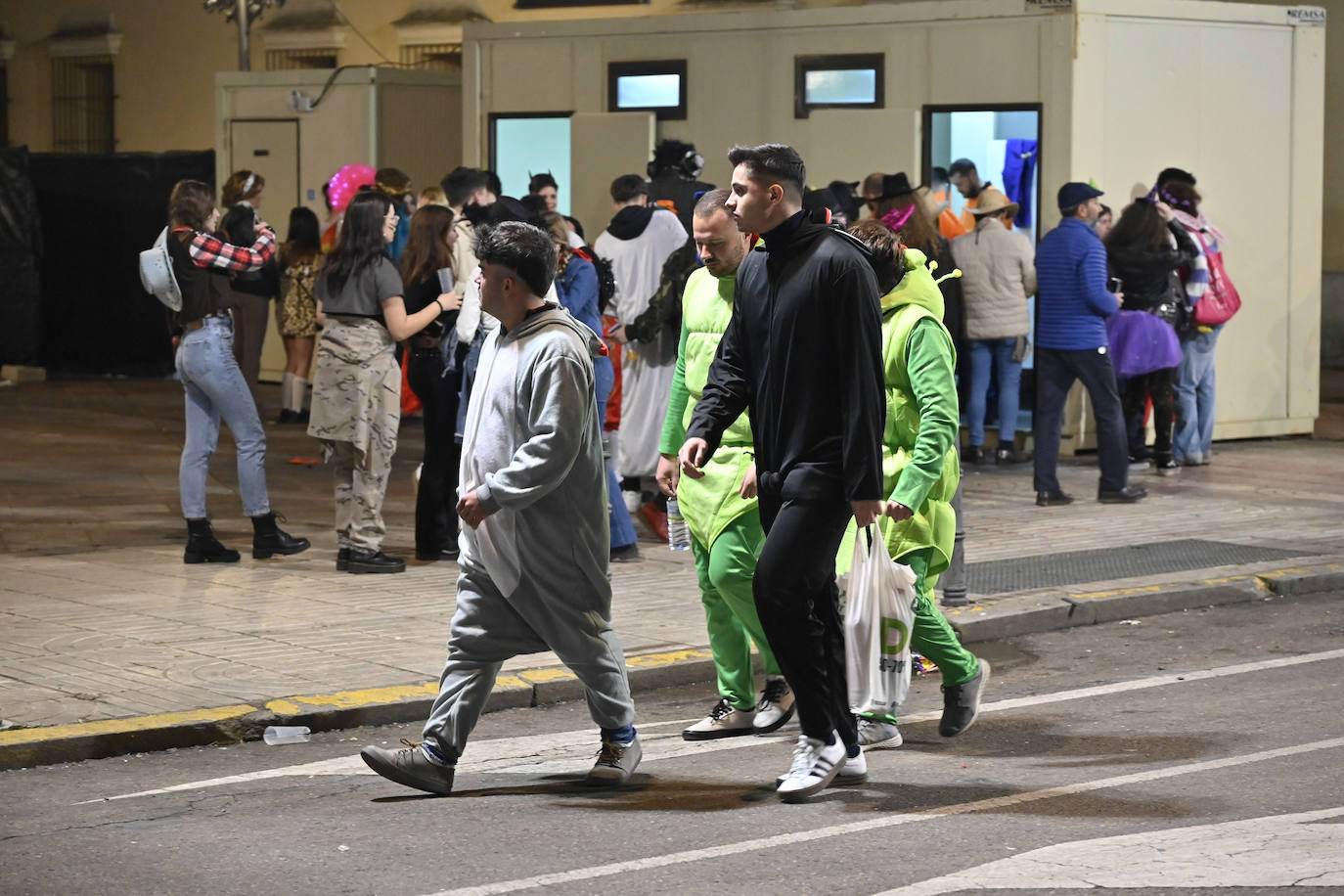 Fotos: Así se vive el lunes de carnaval en Badajoz